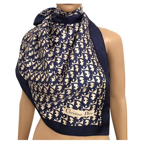 foulard dior facory